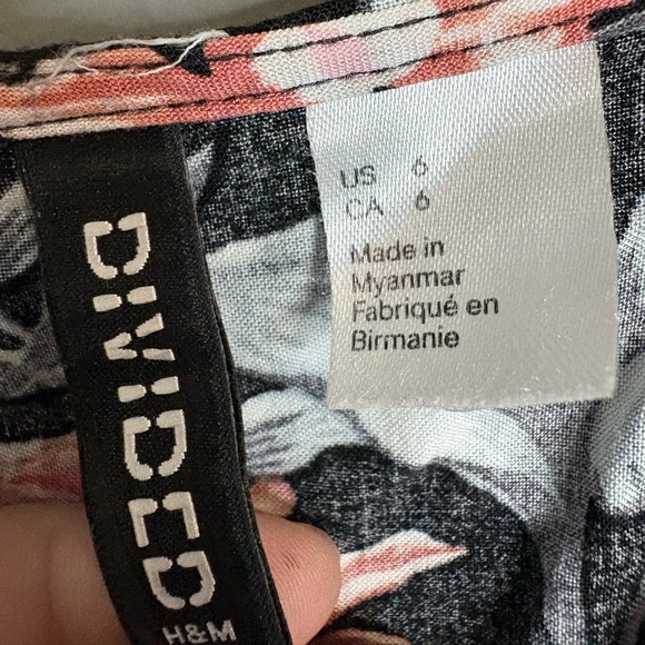 Divided Size 6, Black/Pink Floral  V Neck Playsuit Romper, adjustable straps - Picture 5 of 8